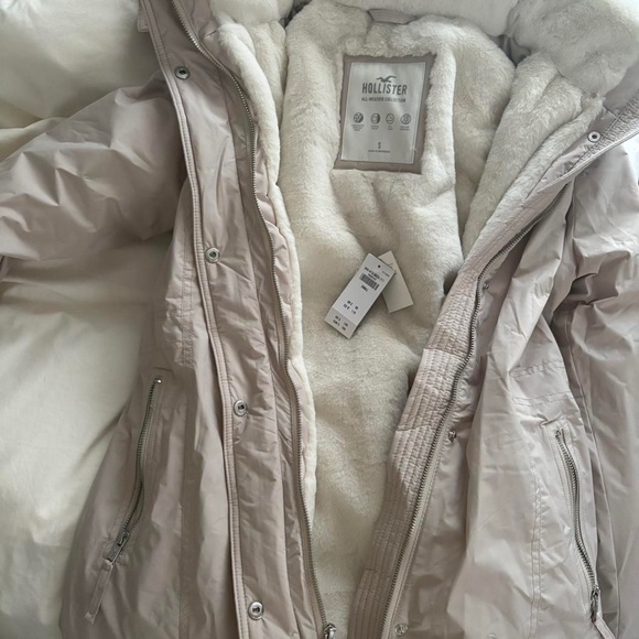 Hollister Women's Light Beige All Weather Faux Fur Lined Parka - Picture 3 of 6